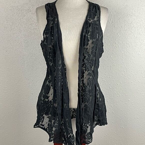 Pre-Loved Maurices Womens Black Lace Short Sleeve Cardigan Size 0 - Picture 1 of 5